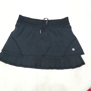 Lululemon cute pleated bottom skirt size 4